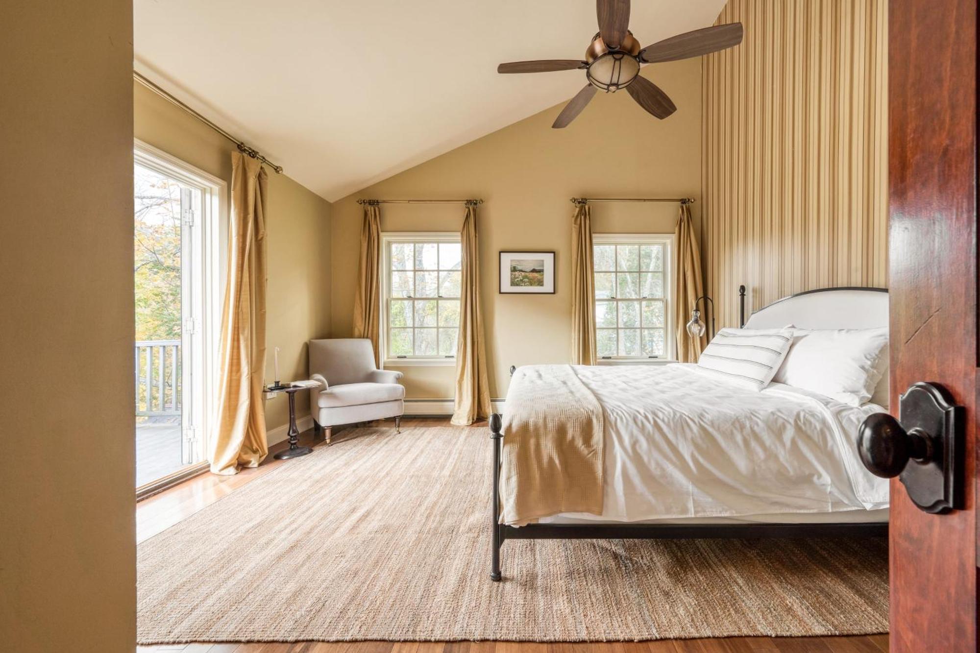 Cortland By Avantstay Charming Heritage Estate W Private Lake Pool ซอเกอร์ทีส์ ภายนอก รูปภาพ