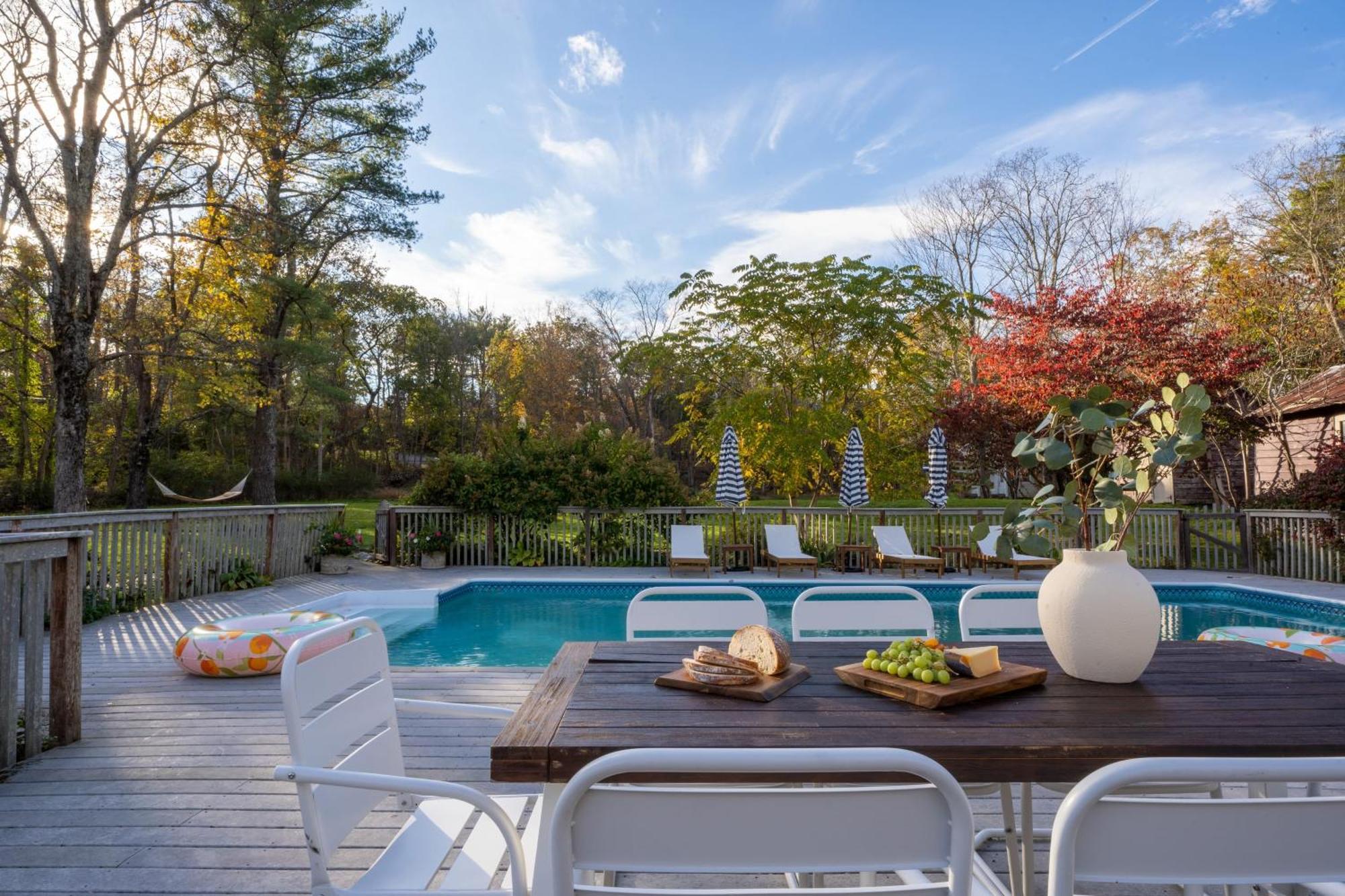 Cortland By Avantstay Charming Heritage Estate W Private Lake Pool ซอเกอร์ทีส์ ภายนอก รูปภาพ
